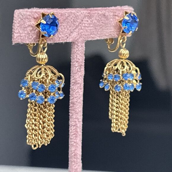 Vintage Gold Tone Tassel Earrings Blue Rhinestone Dangle Clip On Chain Drop - Picture 6 of 9